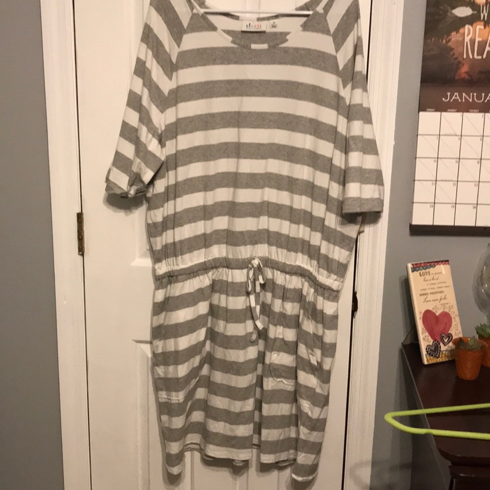 Denim & Co. XL Dress/Swimsuit Cover w/ pockets